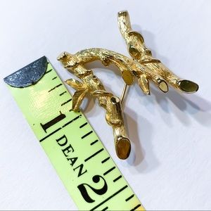 Vintage gold tone Sarah Coventry Broach branch pin